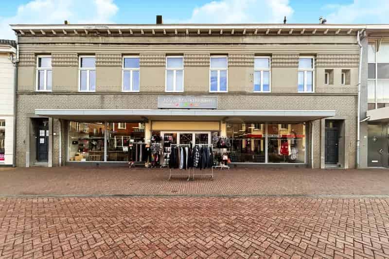 Belegging Echt: Verhuurde Winkelruimte 741m² Centrum