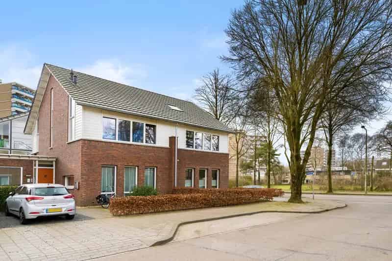 Huis te koop Ede: Royale 4 Slaapkamers 2 1 Kapwoning