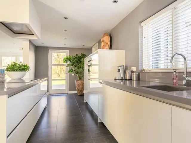 Vrijstaande Bungalow te Huur nabij Amsterdam en Schiphol