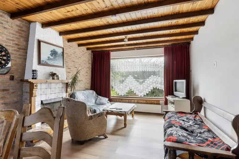 2 Onder 1 Kapwoning Startershuis Garage 3 Slaapkamers Ruime Tuin