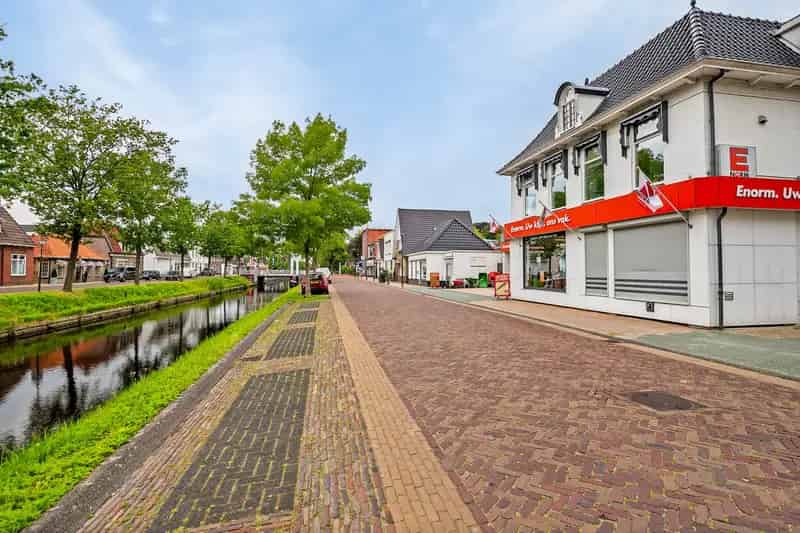 Woonwinkelpand te koop Oosterwolde 570m2 winkel 266m2 woning