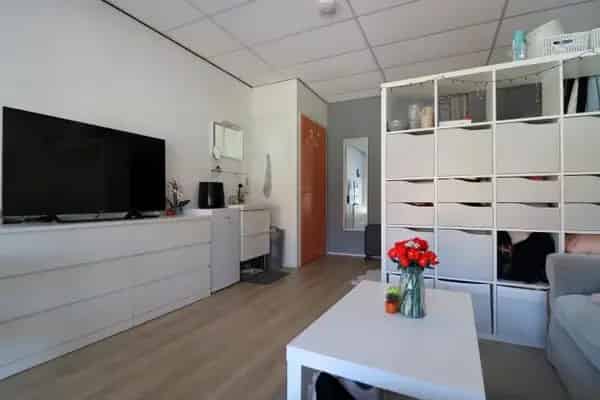 Studentenkamer Zeist Centrum - Ruime kamer met gedeelde luxe keuken en badkamer