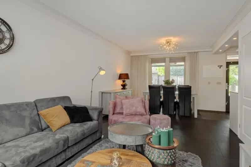 Ruime Hoekwoning Geffen 4 slaapkamers Garage Carport Serre