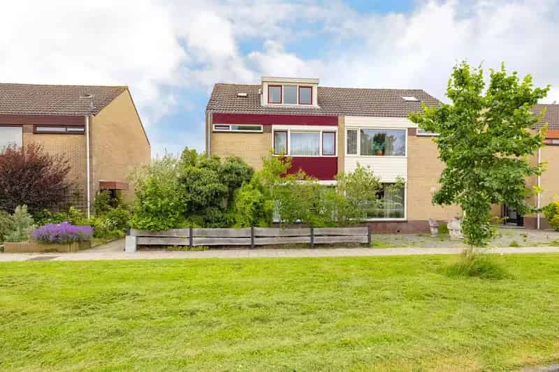 Ruime Tweekapper Heemskerk 4 slaapkamers Garage Tuin