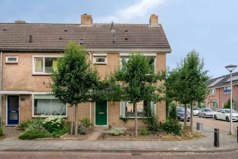 Hoekhuis 4 slaapkamers Dinteloord Garage Tuin Moderne Keuken