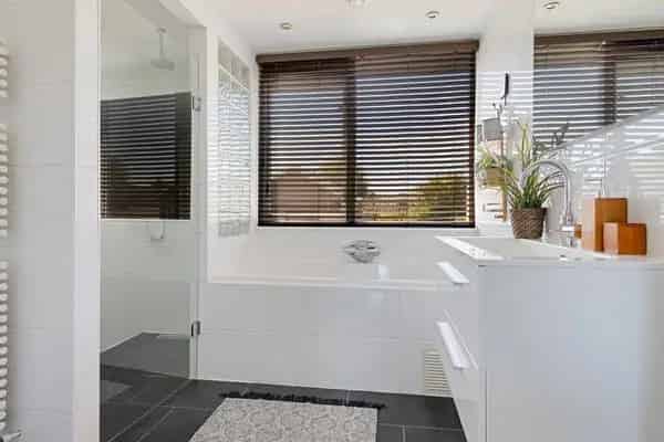 Luxe woning 4 slaapkamers 2 badkamers sauna tuin Palenstein