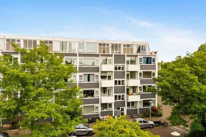 Amsterdam Zuid 5-kamerappartement 86m2 4 slaapkamers 2 balkons