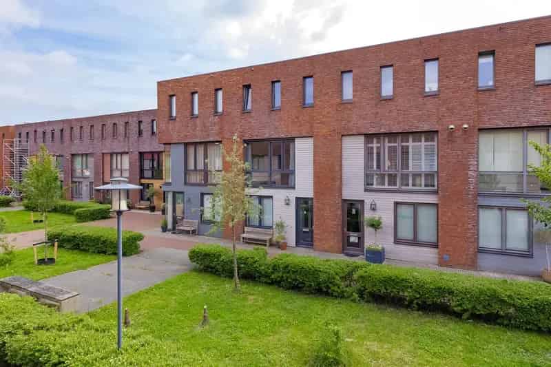 Moderne Eengezinswoning IJmuiden 4 Slaapkamers Dakterras Zonnepanelen