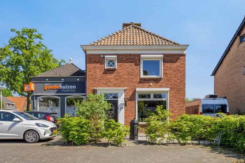 Huis Te Koop , 26, Mozartlaan, Bergen op Zoom, Noord-Brabant