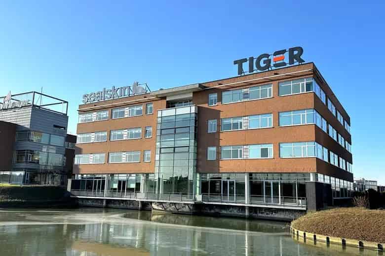 215-601 m2 Kantoorruimte te Huur Zaltbommel A2