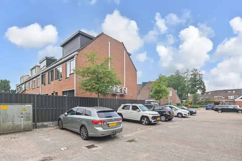 Ruime 5-kamer woning te koop in Zoetermeer