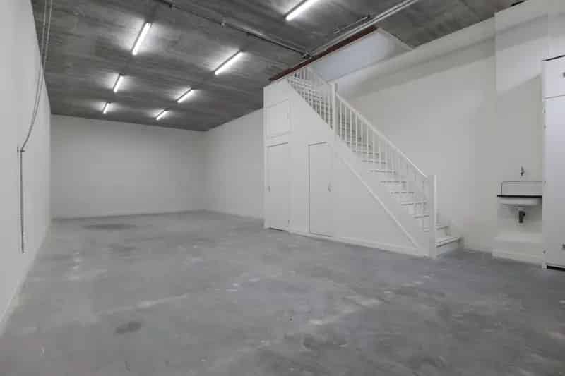 Bedrijfshal te Koop Tiel - 155m² -  Kantoor en Bedrijfsruimte