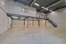 225m2 Bedrijfsruimte te Huur Sleeuwijk Kantoor 245m2