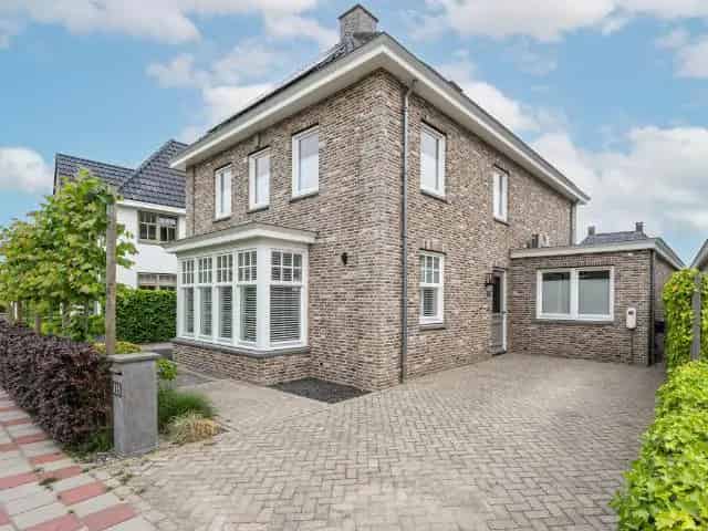 Luxe Vrijstaand Herenhuis Middelharnis 232m2