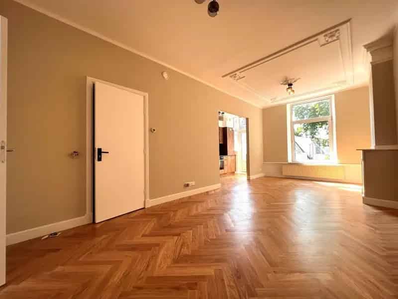 3 Kamer Appartement Regentesse Valkenboskwartier Balkon Nieuwe Keuken Badkamer