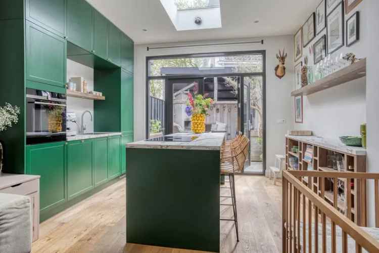 Tussenwoning Oud Oegstgeest  2 slaapkamers moderne keuken tuin