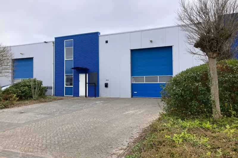 Bedrijfshal te Koop Drachten 330m2 Kantoorruimte Parkeergelegenheid