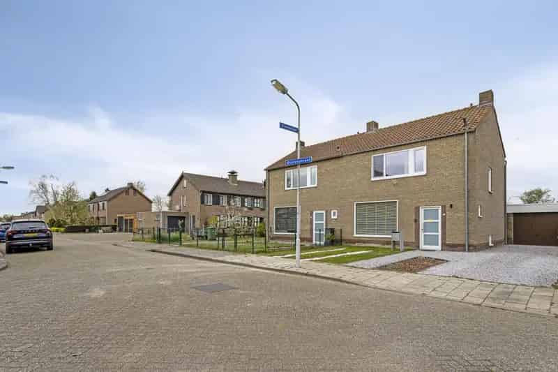 Twee Onder Een Kapwoning Sas van Gent Garage Vrij Uitzicht