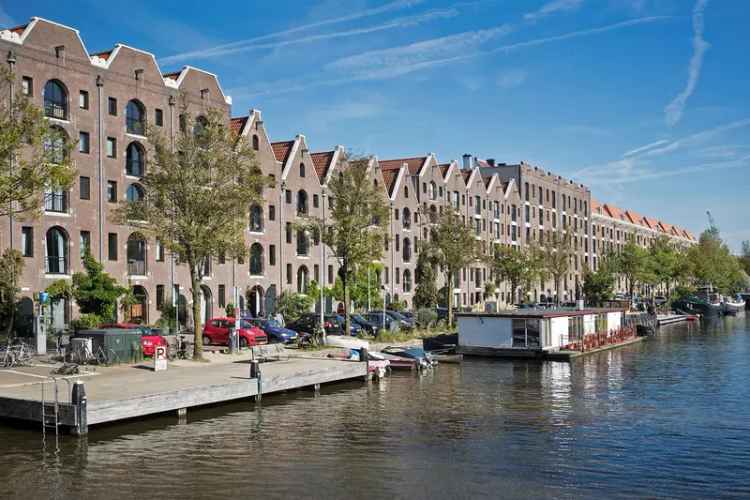 Kantoor Amsterdam Entrepotdok 950m2 Rijksmonument