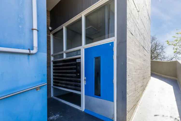 Ruim 4 kamer appartement Amsterdam Nieuw West