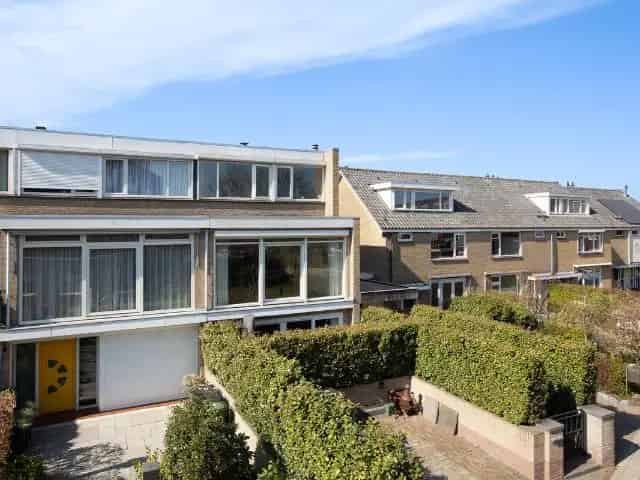 Ruime Gemoderniseerde Drive In Woning Noordwijk 200m2 Tuin Garage