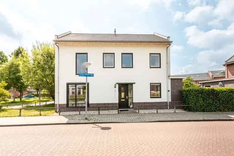 Vrijstaande woning Almere 4 slaapkamers luxe keuken tuin