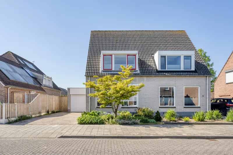 Ruime 4 Slaapkamers 2 Onder 1 Kapwoning Breskens
