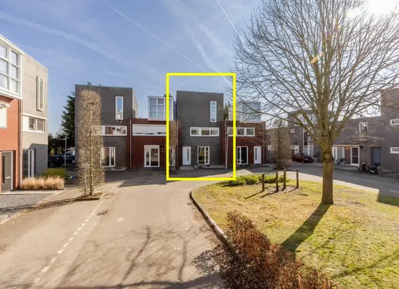 Huis te koop Sprundel Ruime tussenwoning 3 slaapkamers tuin berging Energielabel A
