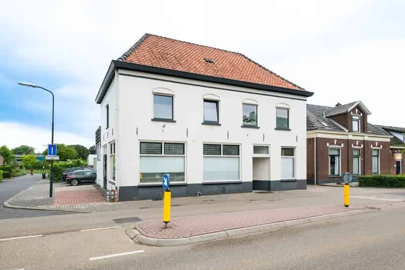 Winkelpand met bovenwoning te koop Terborg