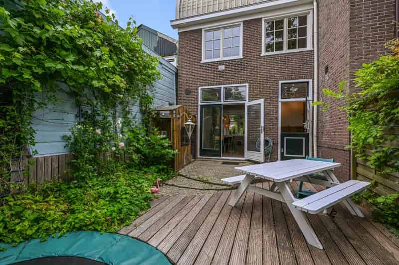 Huis te koop Parkstraat Zaandam: 6-kamer woning met tuin en dakterras