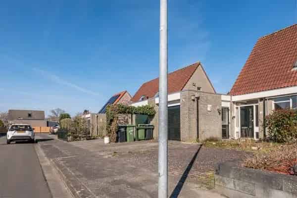 Semi-bungalow te koop in de Rietlanden