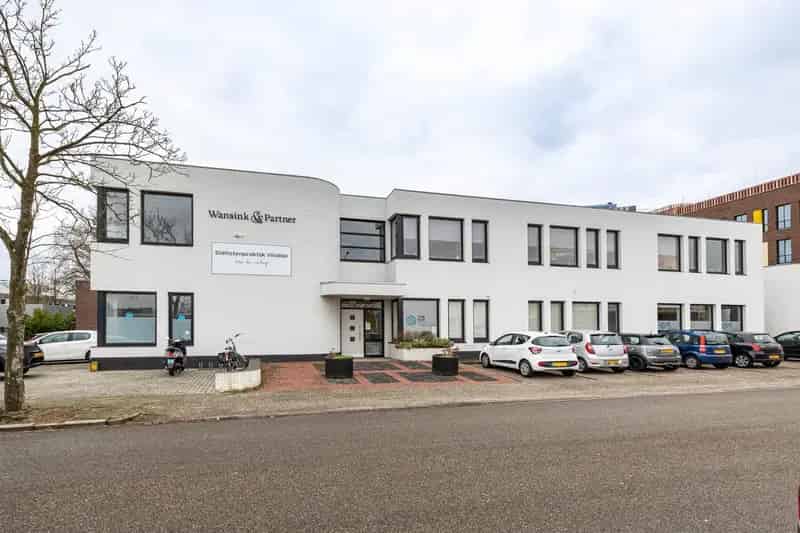 Bedrijfshal Almelo te Huur Henri Dunantstraat
