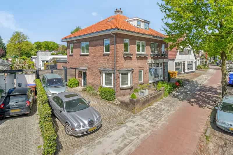 2-onder-1-kapwoning Soest met ruim bijgebouw