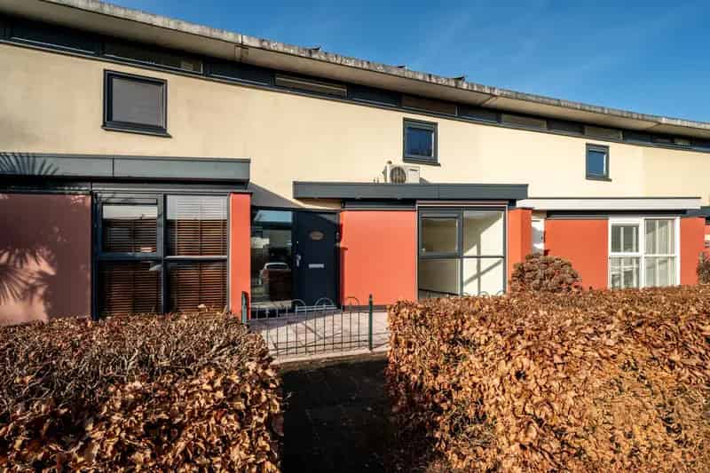 Huis te koop Almere Literatuurwijk Grote tuin Nabij voorzieningen