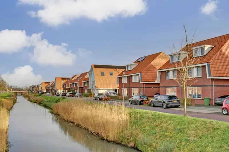 Moderne 2-onder-1-kap woning te koop Westeraam