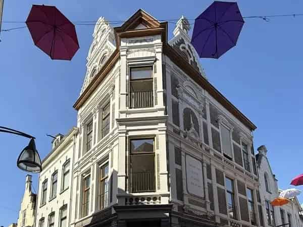 Luxe Appartement in Monumentaal Pand Centrum Kort Verblijf