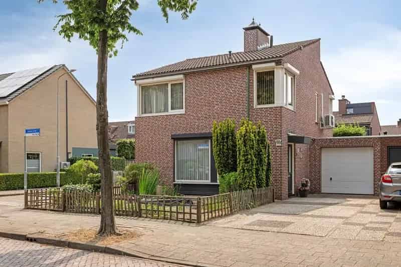 Vrijstaande geschakelde gezinswoning Uden
