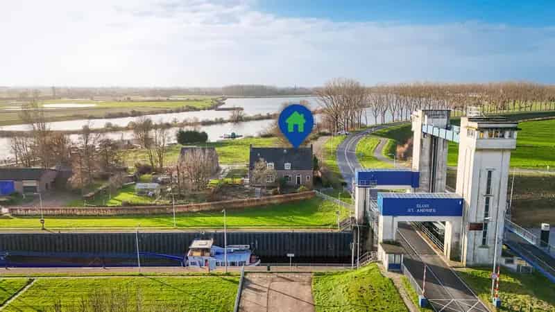 Huis te koop Heerewaarden: Unieke woning aan het water met 3 slaapkamers