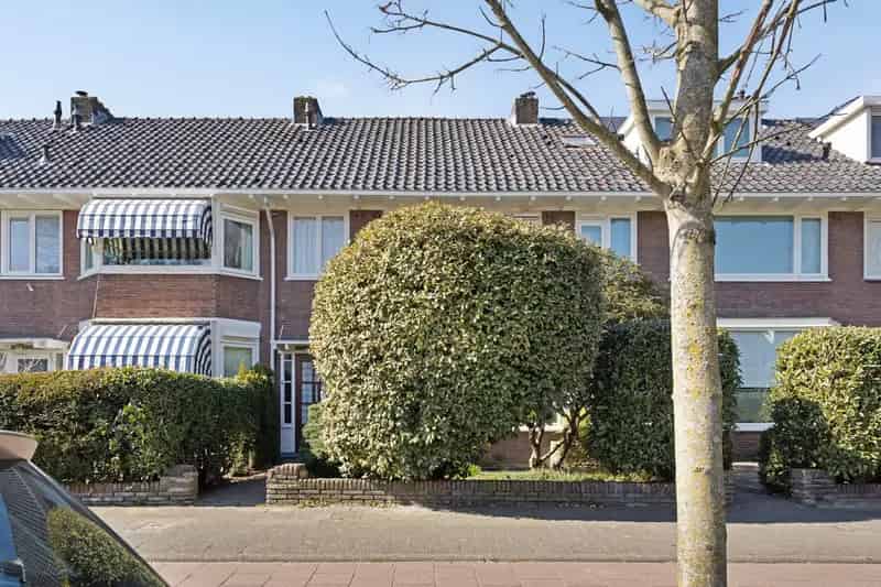 Jaren 30 Familiewoning Elsrijk 4 slaapkamers Glas-in-lood Tuin