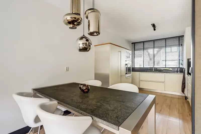 Huis te koop Spijkenisse: Moderne eengezinswoning met luxe badkamer