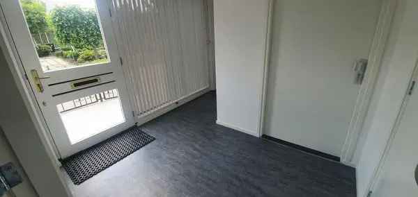Gestoffeerd appartement Ter Aar: Wonen en werken gecombineerd