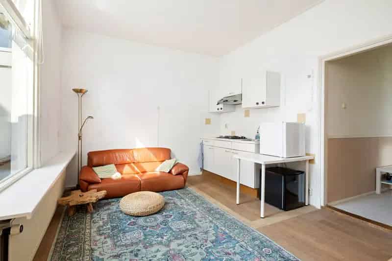 Huis te koop Spoorstraat Deventer: Sfeervolle woning met tuin
