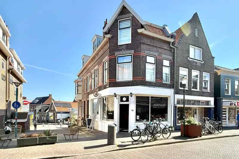 Beleggingspand Zaandam: Woon winkelpand met 4 verhuurde objecten