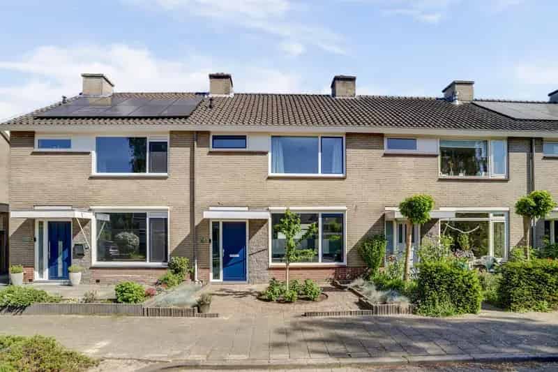 Verduurzaamde Tussenwoning Oosterhout 4 slaapkamers Zonnige Tuin