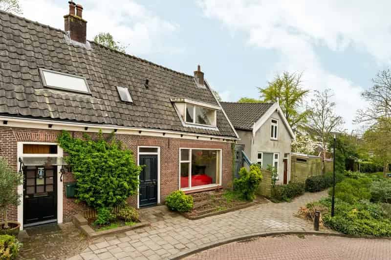 Huis te koop Abcoude: Moderne hoekwoning te moderniseren