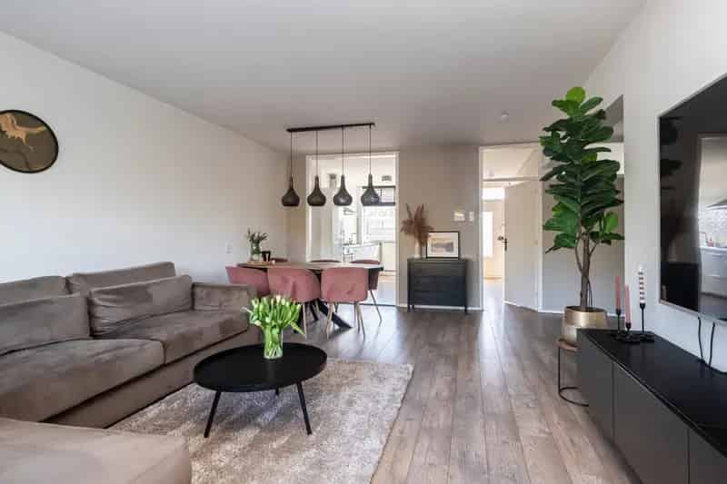 4 Kamer Appartement Den Haag Leyenburg Eigen Parkeerplaats