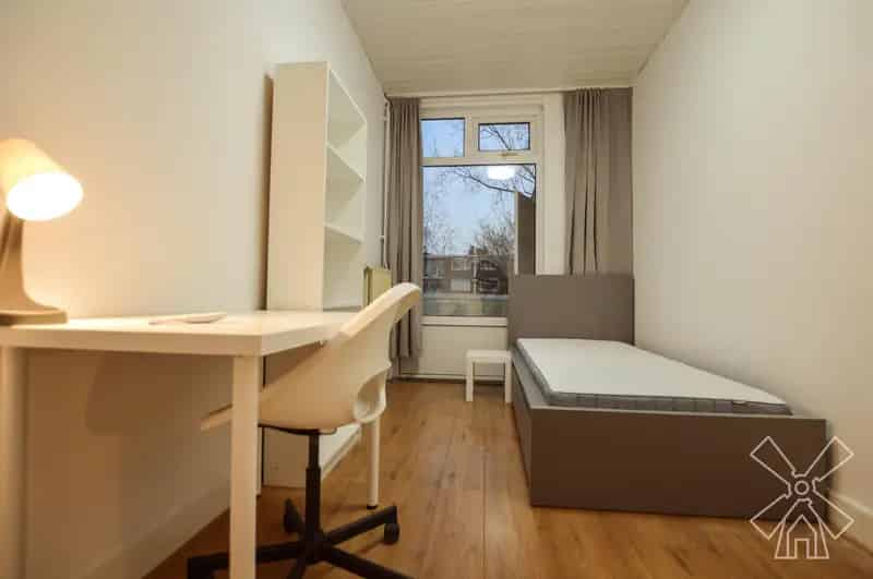 Ruim Appartement Morgenstond Nabij Zuiderpark Geschikt Internationale Studenten