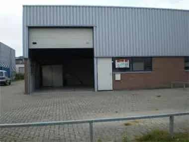 Bedrijfspand, met eigen pakeerplaats, Zevenbergen (Moerdijk, NB)