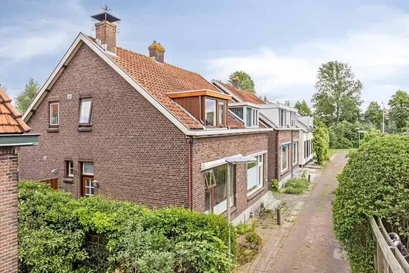 Jaren 30 2 onder 1 kap woning te Capelle aan den IJssel