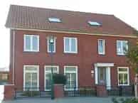 Huis Den Hoek: 3 Slaapkamers, Ruime Zolder en Moderne Keuken